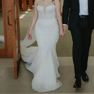 Wona Concept Roma Wedding Dress - Size 2